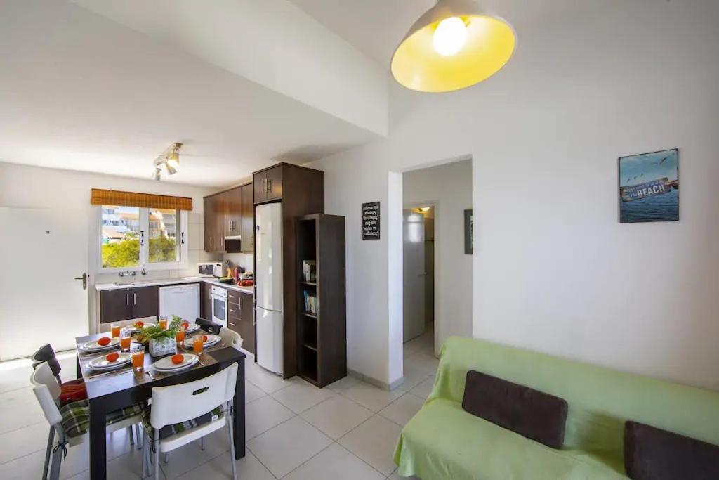 Green Bay Penthouse 2 프로타라스 외부 사진