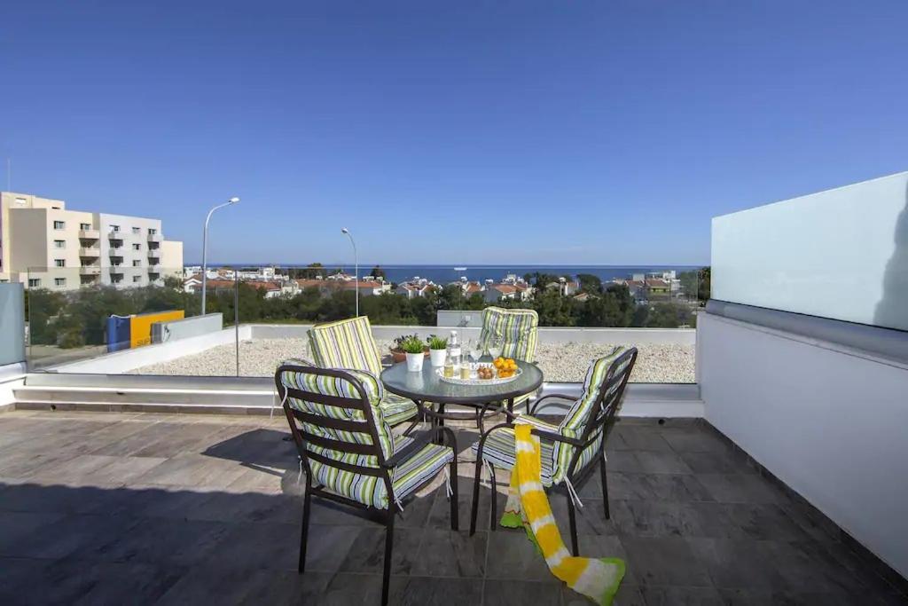 Green Bay Penthouse 2 프로타라스 외부 사진
